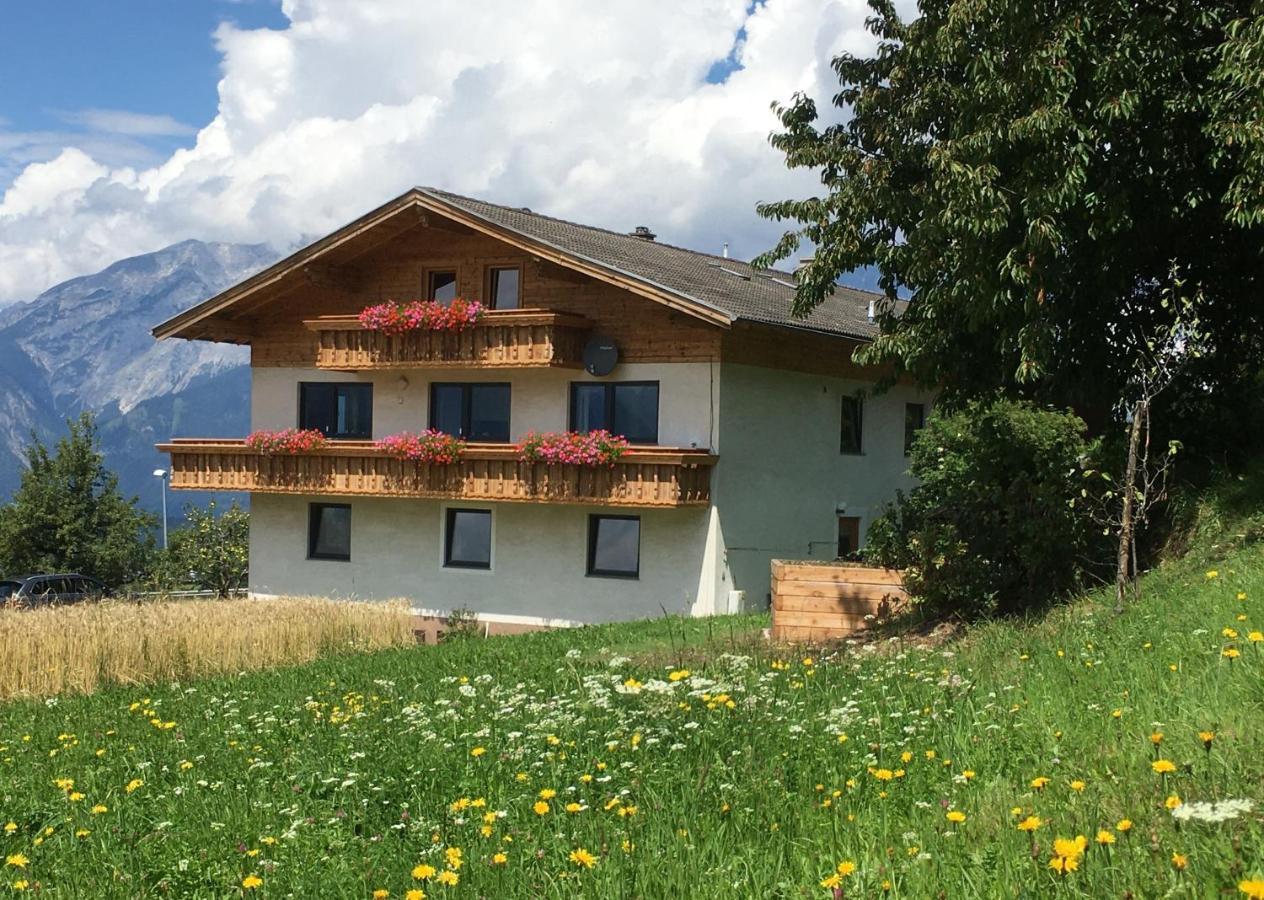 Apartment Wiesenhof - NATUR&WEITBLICK über Innsbruck - Ladestation für Elektroautos Exterior foto